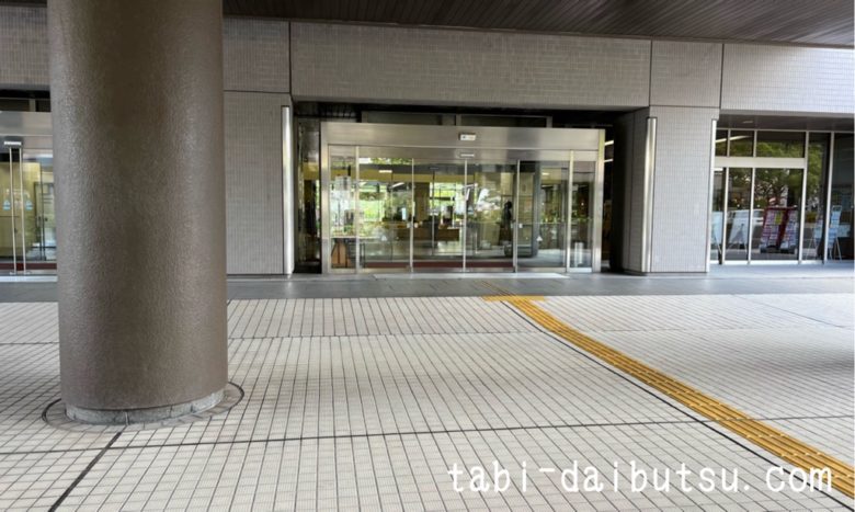 福岡県庁入口