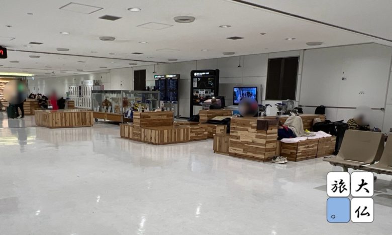 成田空港T2の2階