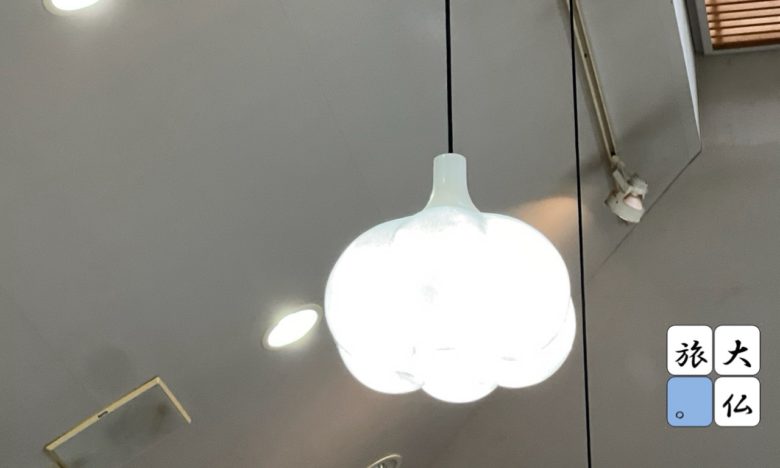 ガーリックセンターのにんにく型ライト